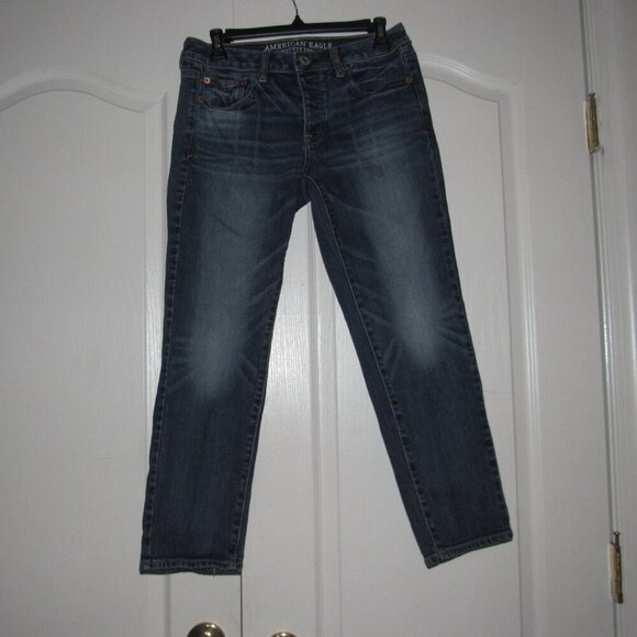 AMERICAN EAGLE OUTFITTERS Boy Crop Stretch Medium Wash Jeans Size 4 - Picture 1 of 7